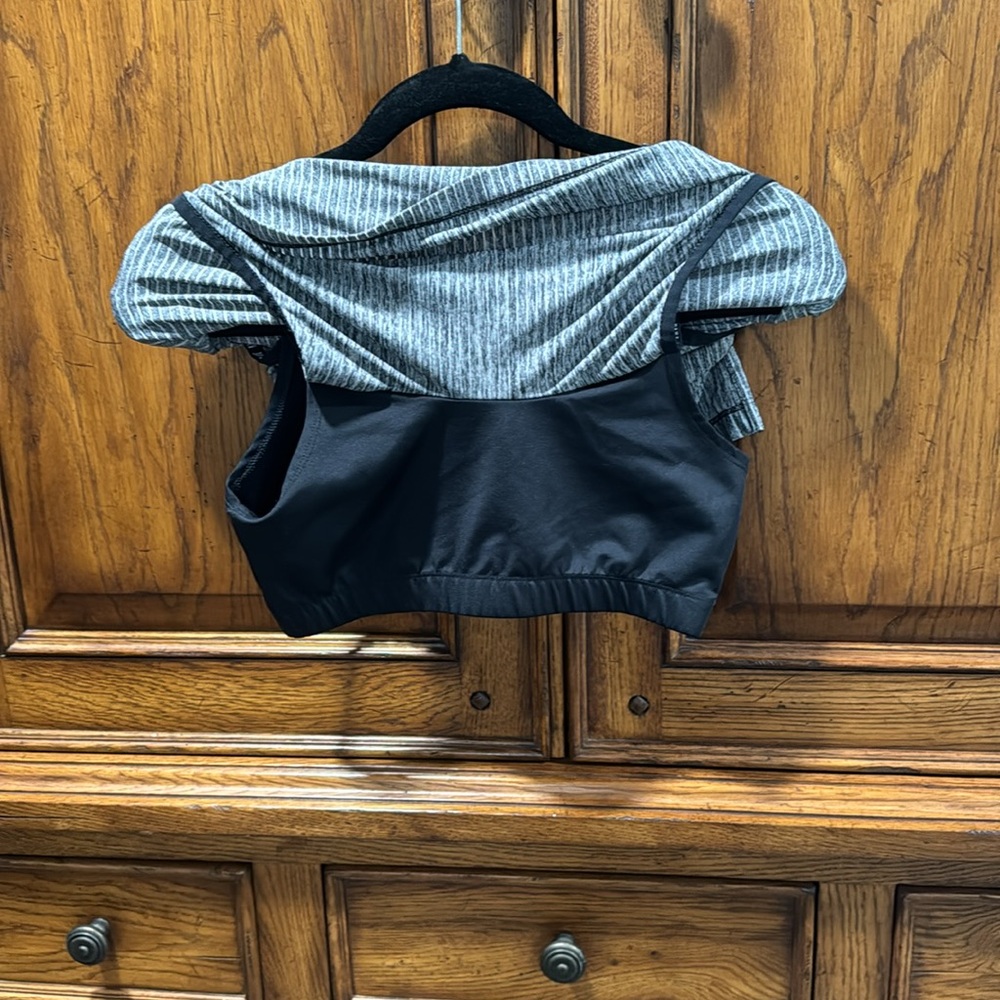 π4/$15π NWOT Nike girls XL tank with built in sports bra - Picture 5 of 7